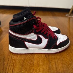 Jordan 1 Retro High Bloodline (GS)